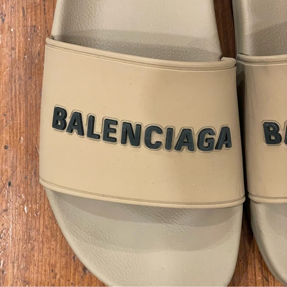 Balenciaga Pool Slides Beige and Black Size 37 with box and dust bag - Picture 10 of 11